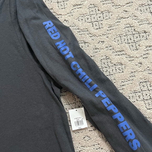 🎸 '21 Red Hot Chili Peppers RHCP Behind The Sun Multi Arm Text Long Sleeve T - Picture 2 of 12
